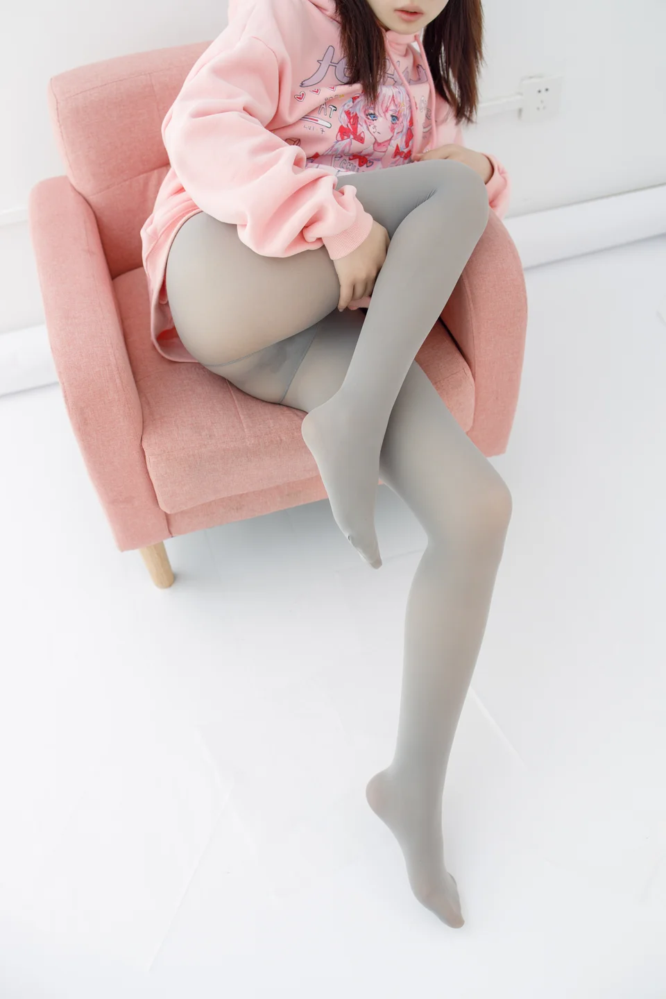 森萝财团_小夜_No_002_内部017_真空灰丝80D_137P,1V_5_01GBP tg@simisebaisi 【丝足阁】115.webp